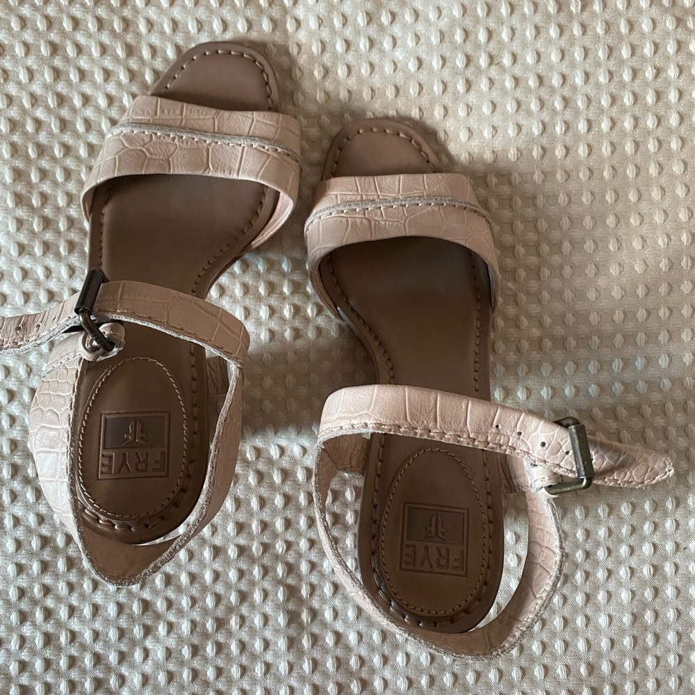 FRYE Sandals - Picture 4 of 9